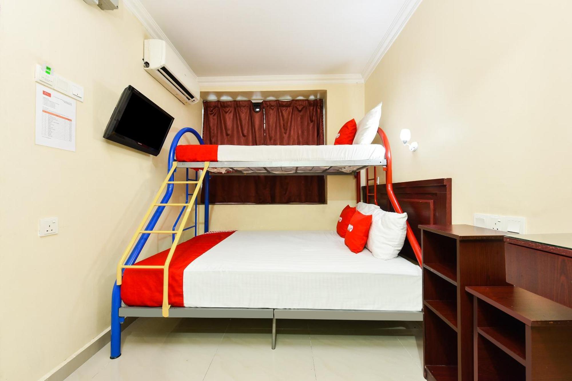 Super Oyo 90562 J Hotel Pj Petaling Jaya Exterior foto